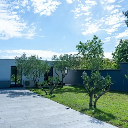 Luxury Matos Estate By Tourist Adria Group * Diklo