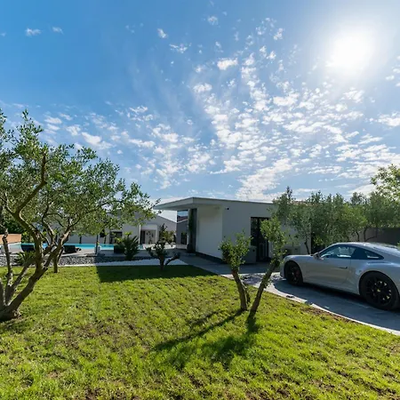 Luxury Matos Estate By Tourist Adria Group * Diklo