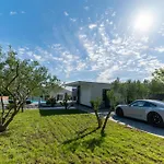 Luxury Matos Estate By Tourist Adria Group * Diklo