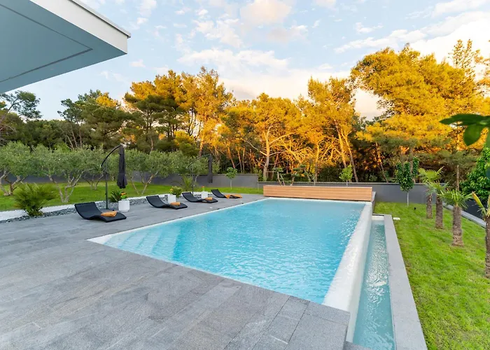 Luxury Matos Estate By Tourist Adria Group *