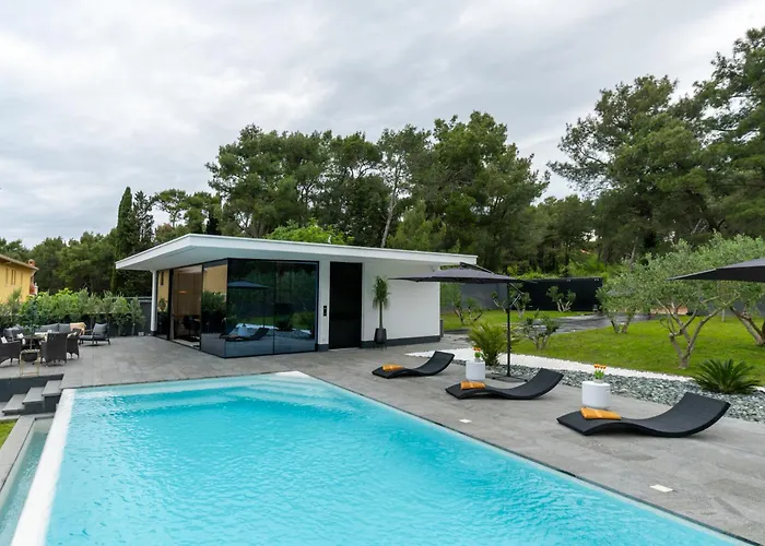 Luxury Matos Estate By Tourist Adria Group * Diklo