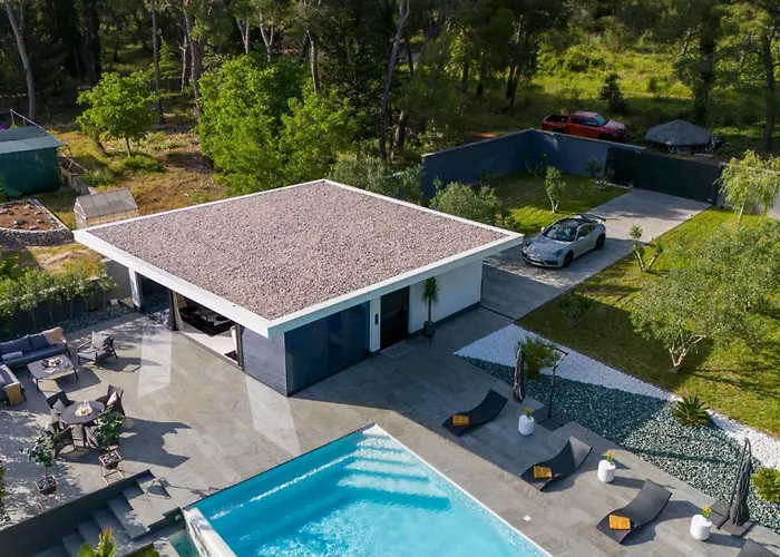 Luxury Matos Estate By Tourist Adria Group *